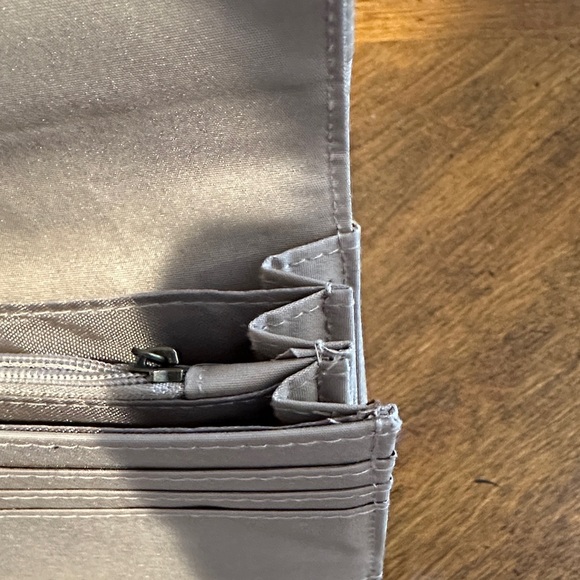 Chic Tan Leather Wallet - Picture 11 of 12